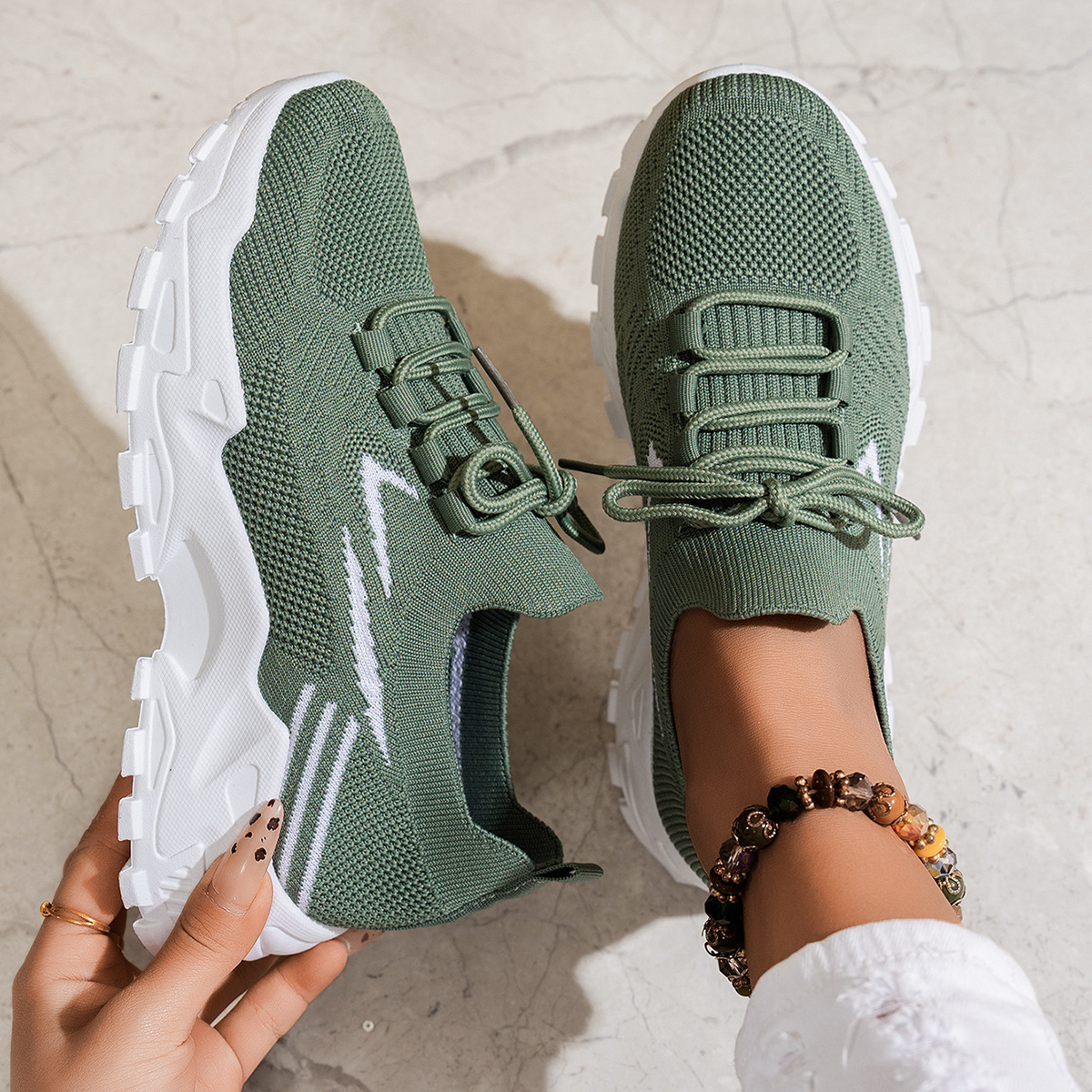 df4b7f32-b396-42f6-b44f-256aadcd65fd.jpg Women's Casual Stylish And Lightweight Soft Bottom Sports Shoes - Image 1